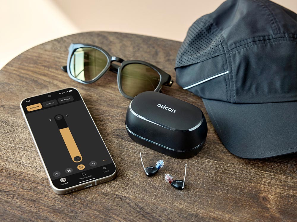 Hörgerät oticon im Größenvergleich
